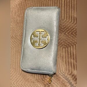 Silver Tory Burch wallet